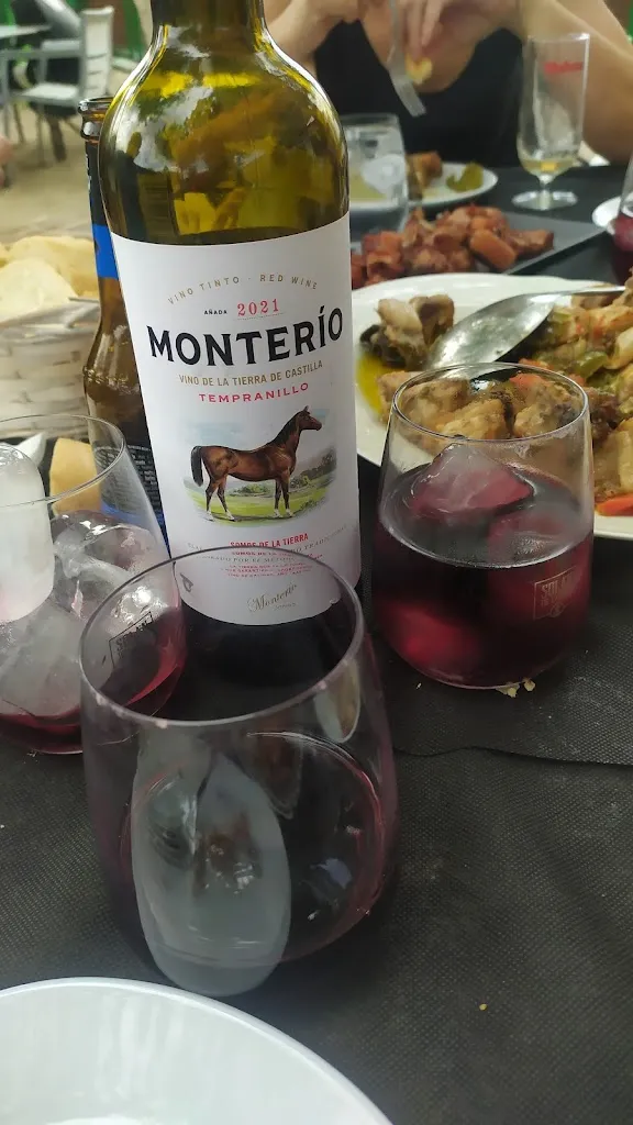 Menu_The Pool Bar_San Román de los Montes_image_3