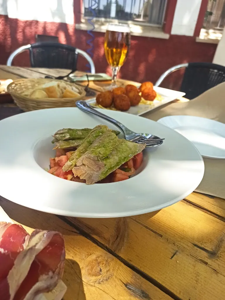 Montserrat Molinero Jorge_The Pool Bar_San Román de los Montes_review