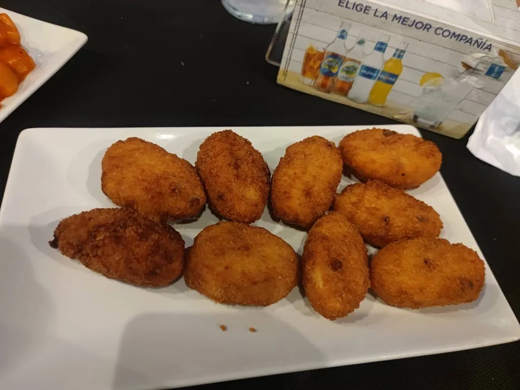 The Pool Bar_San Román de los Montes_slider_image_3