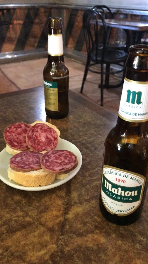 Javier Hernandez_Bar El Cazador_Robledo del Mazo_review