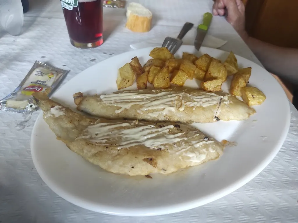 Juan Domingo Aguado Yagüe_BAR RESTAURANTE ALOJAMIENTO CUATRO CAMINOS_San Pablo de los Montes_review