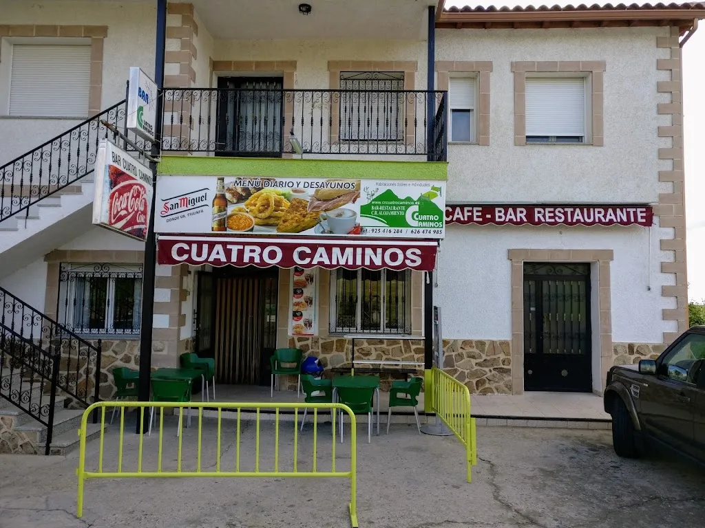 BAR RESTAURANTE ALOJAMIENTO CUATRO CAMINOS_San Pablo de los Montes_slider_image_1