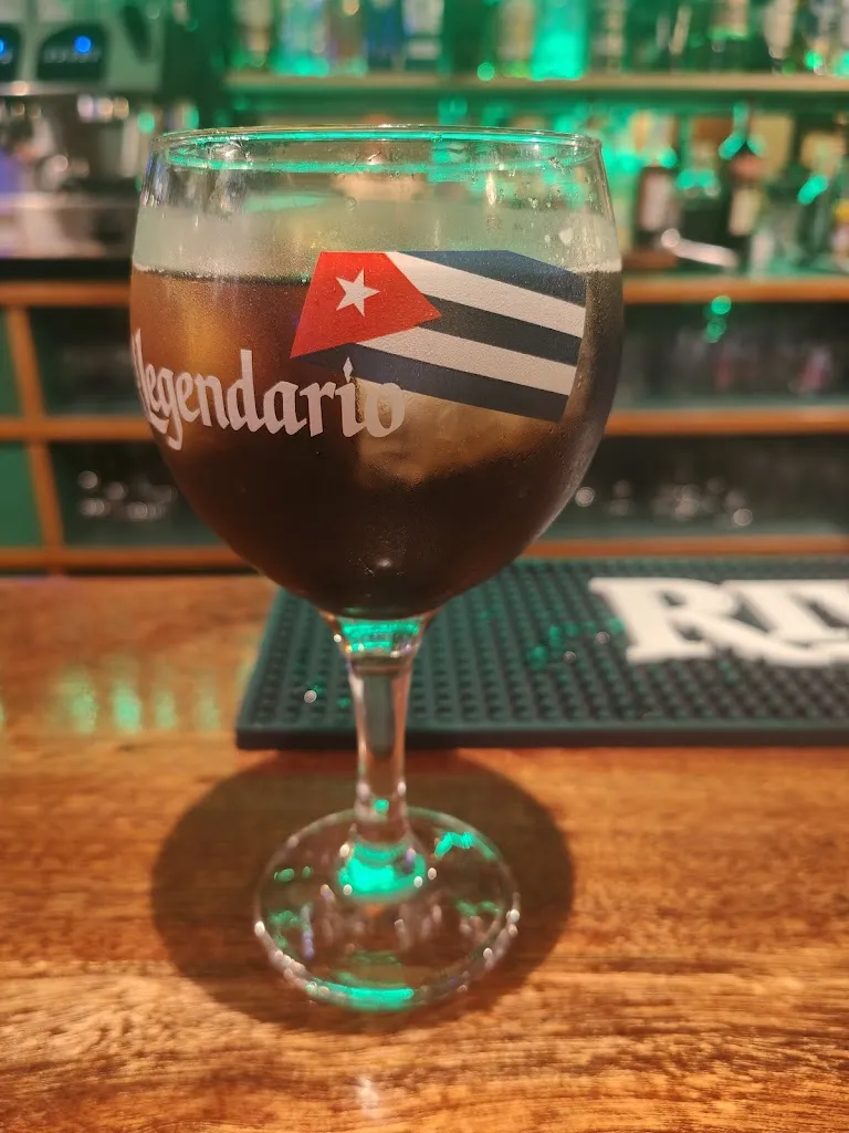 Adolfo Sanchez_pub acuario music_Santa Cruz del Retamar_review