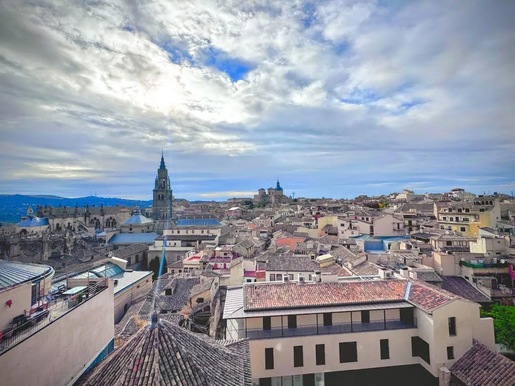 Virginia Huffman_Carlos roof_Retamoso de la Jara_review