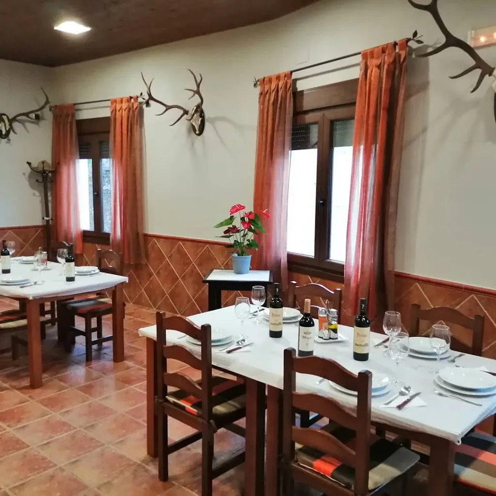 Bar Sánchez “Casa Juanjo" restaurant in Sevilleja de la Jara