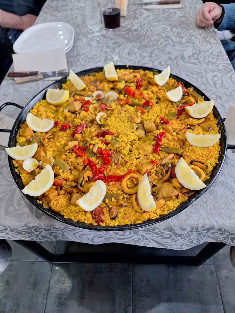 Víctor Julio Sánchez Sánchez-Vizcaíno_Bar Restaurante La Cometa_Santa Olalla_review