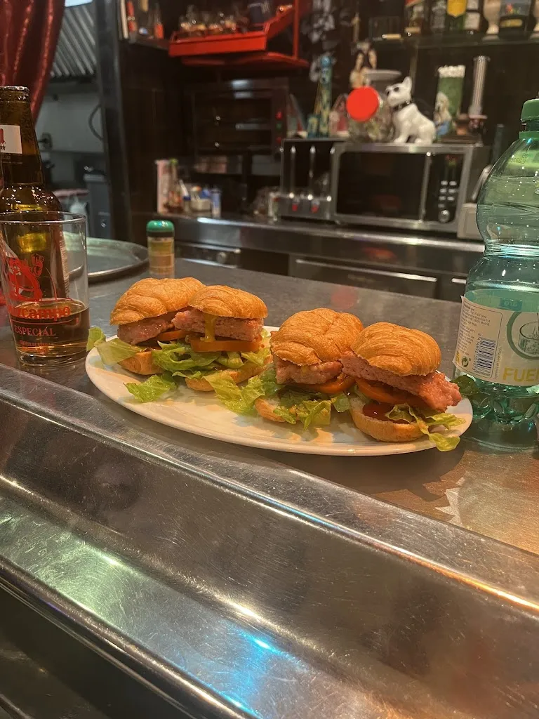 Burger Santa Olalla 2 restaurant in Santa Olalla