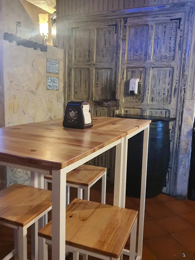 Bar La Maestranza restaurant in Santa Olalla