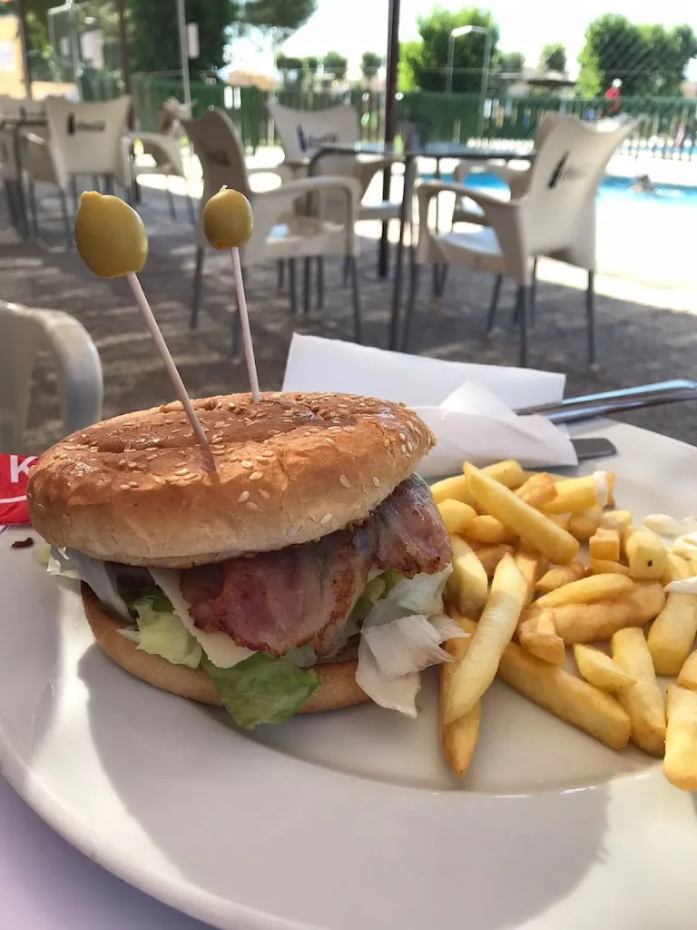 Restaurante Piscina Santa Olalla_Santa Olalla_slider_image_3