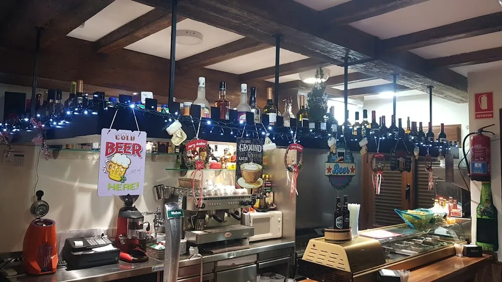 Small Winery Bar and Grill restaurant in Quintanar de la Orden