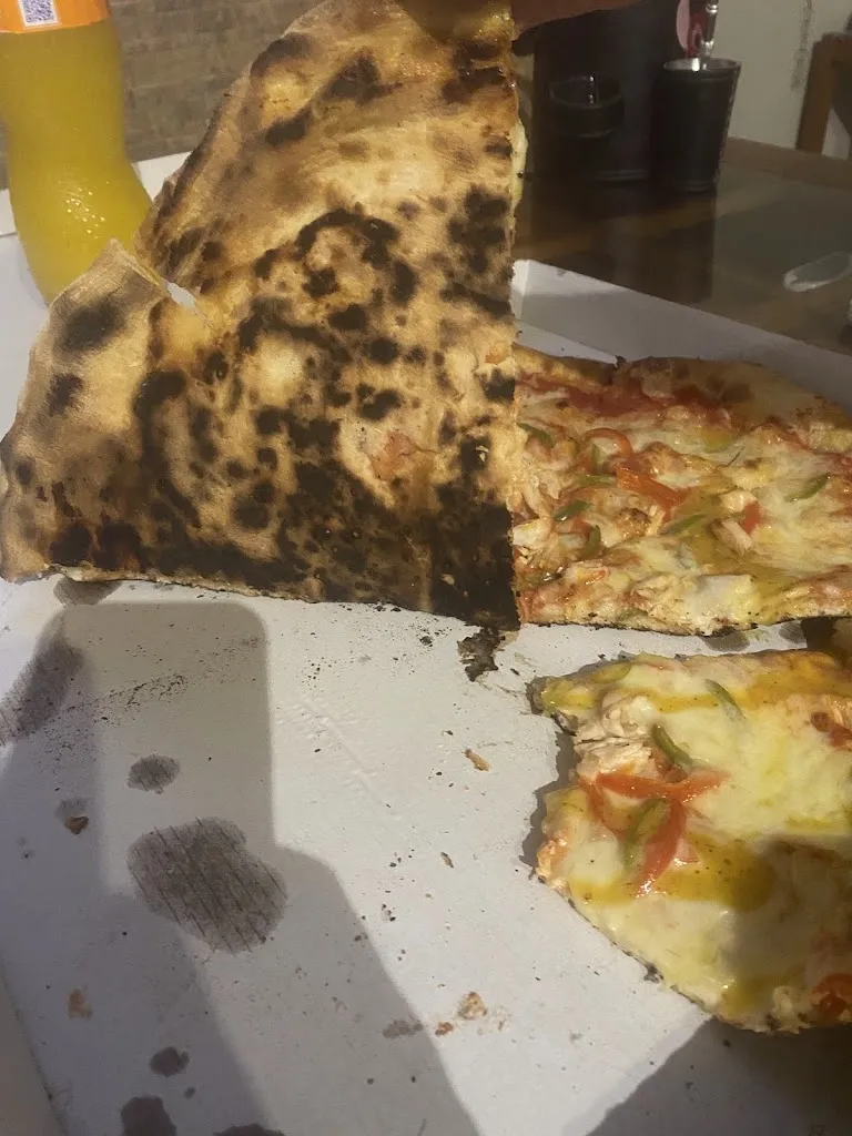 Carlos Jimenez_UNIQUE PIZZERIA & KEBAB_Torre de Esteban Hambrán La_review