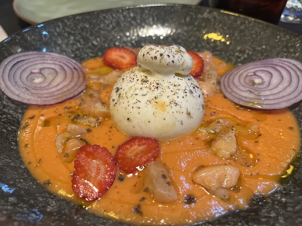 Julio Ortega_Mil Amores_Seseña_review