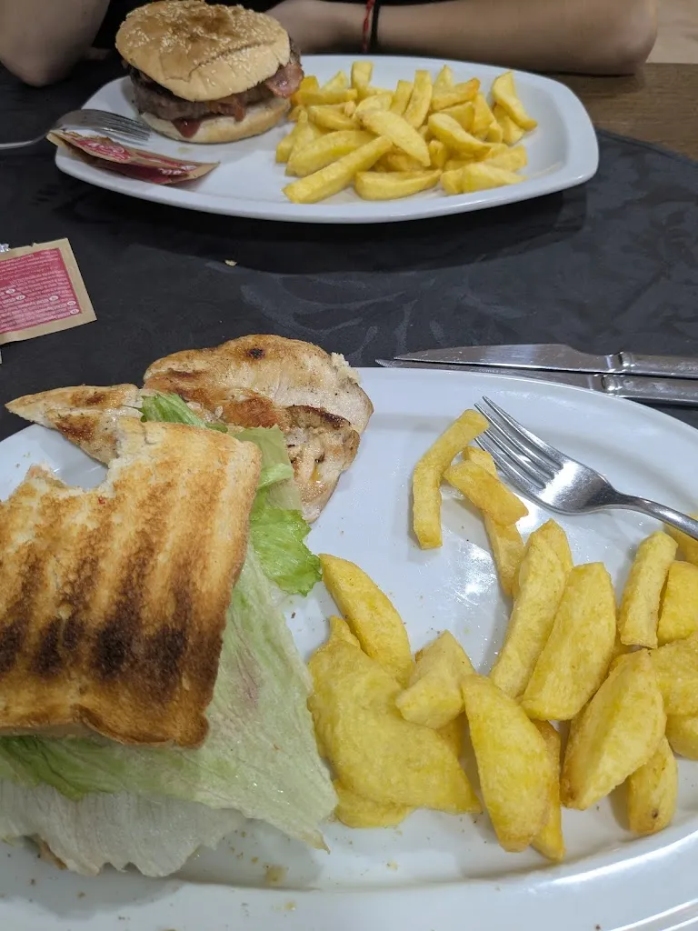 Sergio González_Bar-Restaurante El Caracatey_Seseña_review