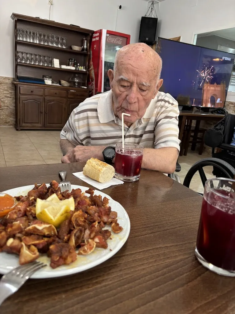 isabel manzano muñoz_Bar-Restaurante El Caracatey_Seseña_review