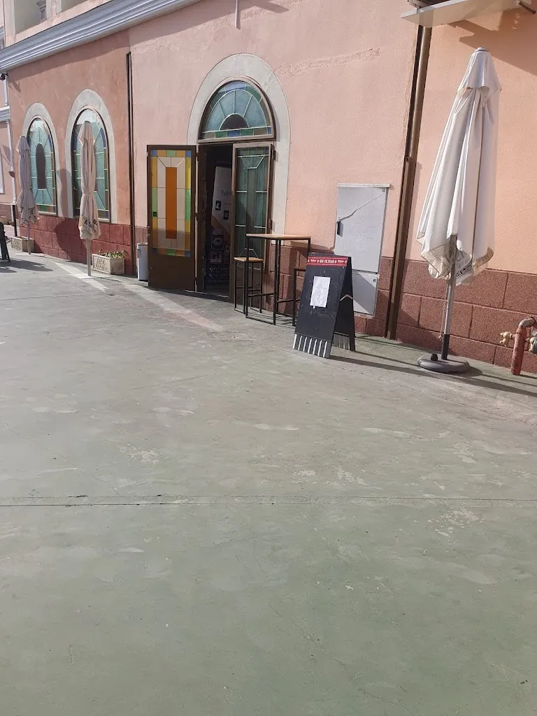 jesus atope atope_SALONES ROMANCE_Seseña_review