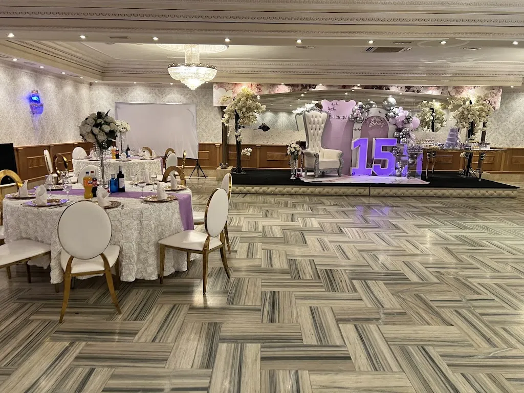 SALONES ROMANCE restaurant in Seseña