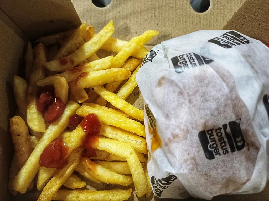 Javier Fernández_Tostus Burger_Sonseca_recensione