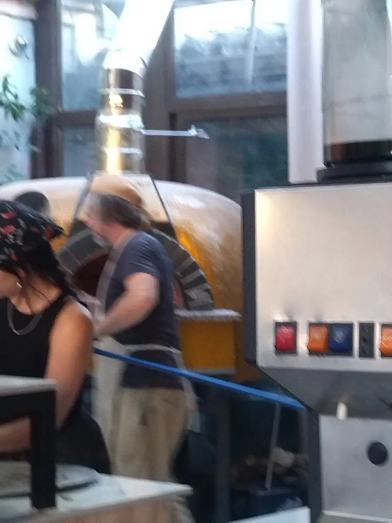 ROUSSY_Pizza Lover_Sonseca_review