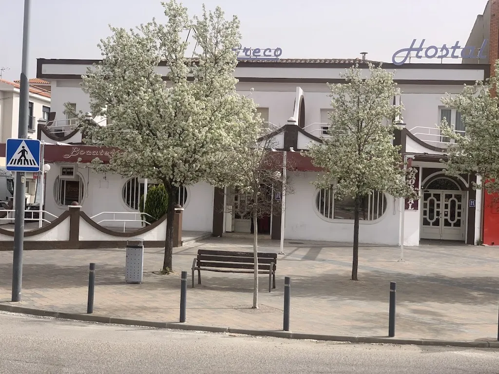 hostal-cafe greco restaurant in Sonseca