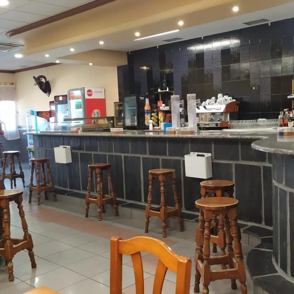 Bar Las Rocas restaurant in Ventas con Peña Aguilera Las