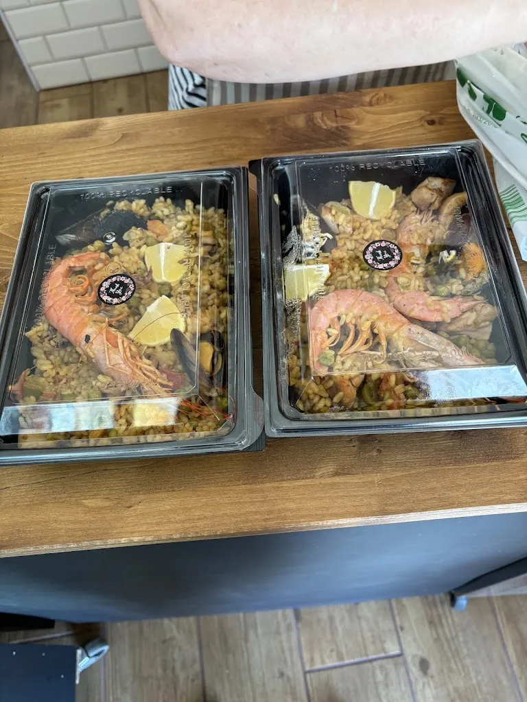 Sandra Martin_Asador. Como pollo sin cabeza_Ventas de Retamosa Las_review