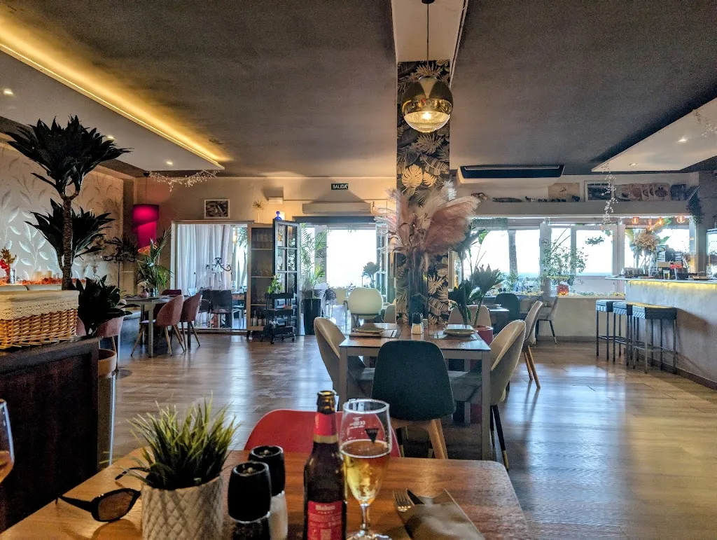 Mat Walls_La Cabaña bar & grill_Mojacar_review
