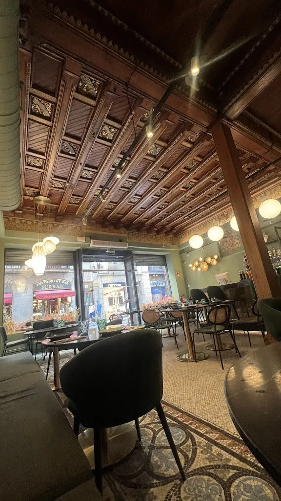 Barry Stevenson_VELADA - Tapas Plant-Based y Cócteles en Barcelona_Velada_review