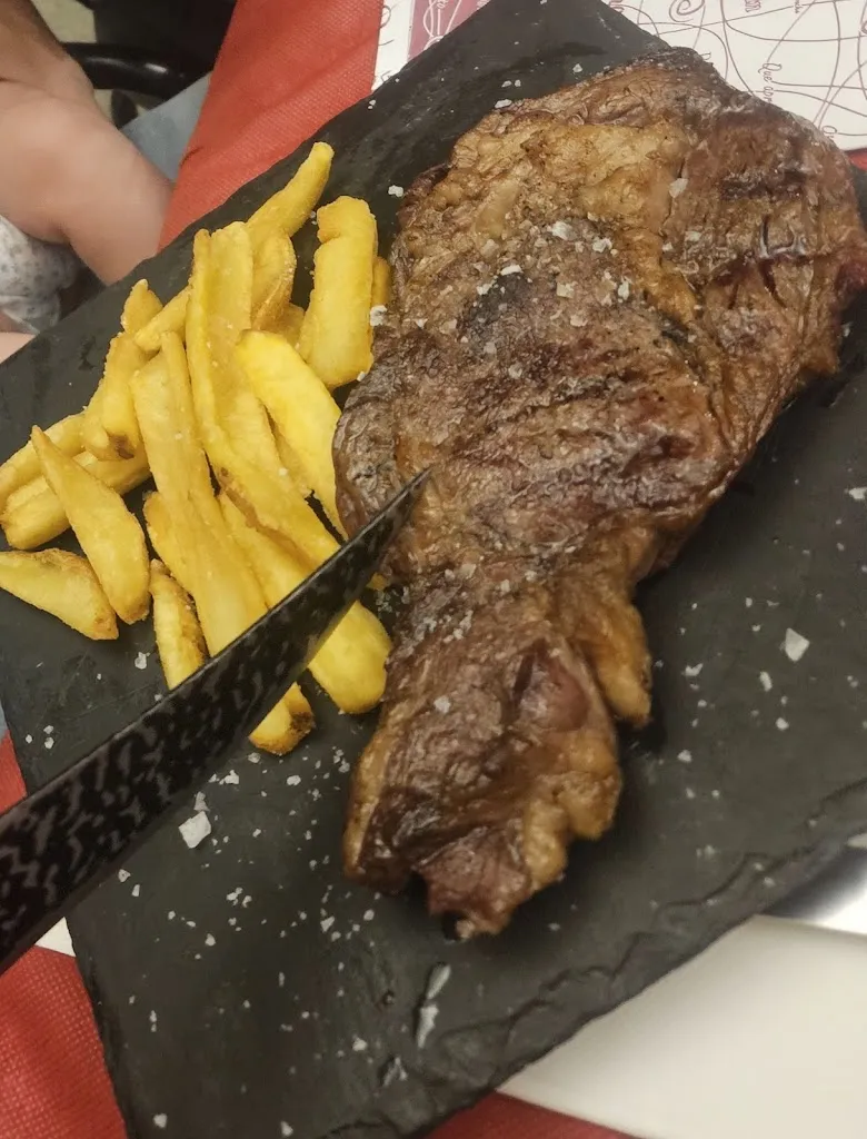 Aroha Paños Muñoz_Bar-restaurante Altozano_Villa de Don Fadrique La_review