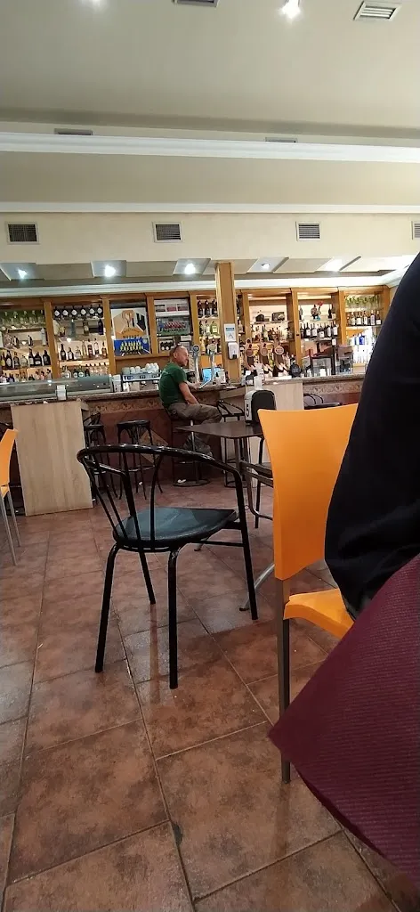 Pablo A. Pérez_Bar-restaurante Altozano_Villa de Don Fadrique La_review