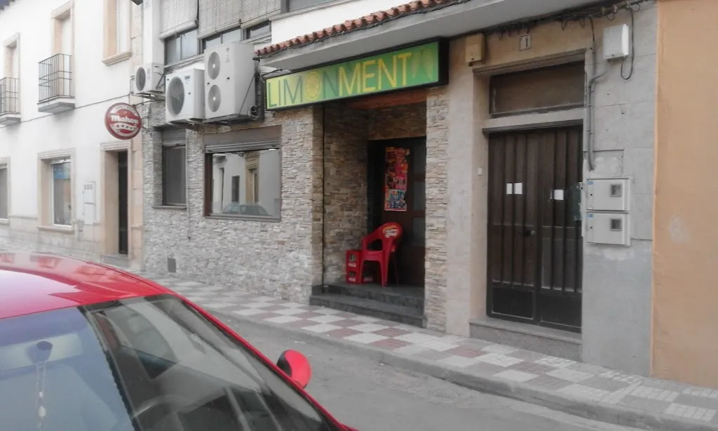 La Villa De Don Farquie restaurant in Villa de Don Fadrique La