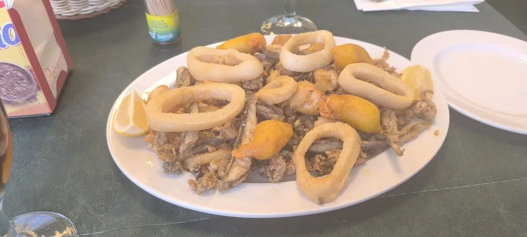 Celestino Anguita Gomez_El Jardín de Carmen_Villa de Don Fadrique La_review