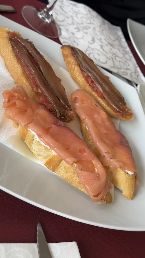 Christian Alvarez Peralta_Chilin_Villafranca de los Caballeros_review