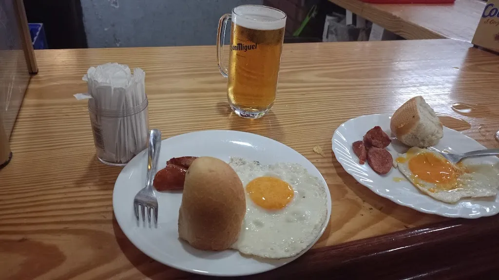 Javier Gonzalez_Bar La Humanitaria_Villafranca de los Caballeros_review