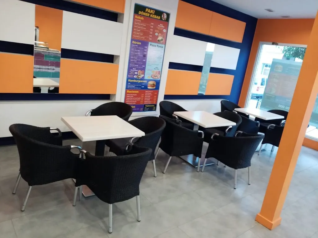 PAKI DÖNER KEBAB restaurant in Villafranca de los Caballeros