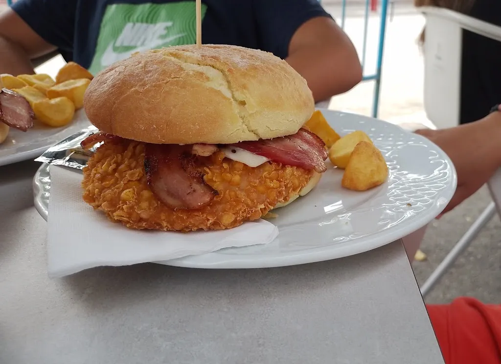 Jose Julian Garcia Colmenero_Bar Alex_Villaluenga de la Sagra_review