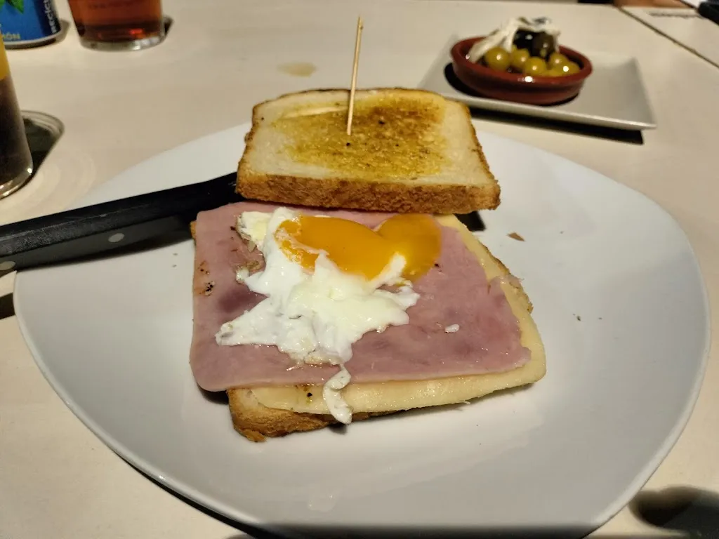 Bar Akepicas_Villaluenga de la Sagra_slider_image_2