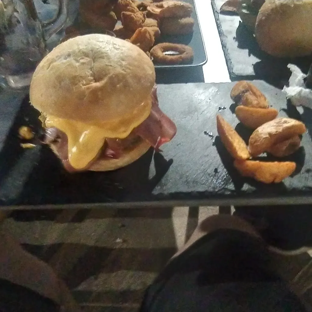 Miguel Ángel Fernandez Díaz Plaza_New Bar El Poligono_Villacañas_review