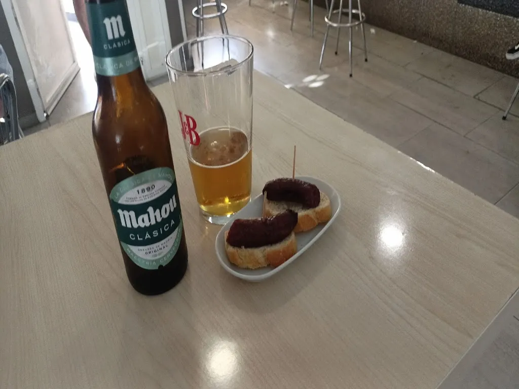 Bar La Fuente restaurant in Villasequilla