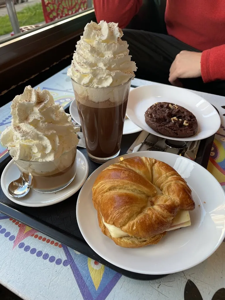 Ary MC_Cafetería | raüsch café | Heladería | Elaboración batidos de fruta natural | Elaboración postres |_Torrijos_recensione