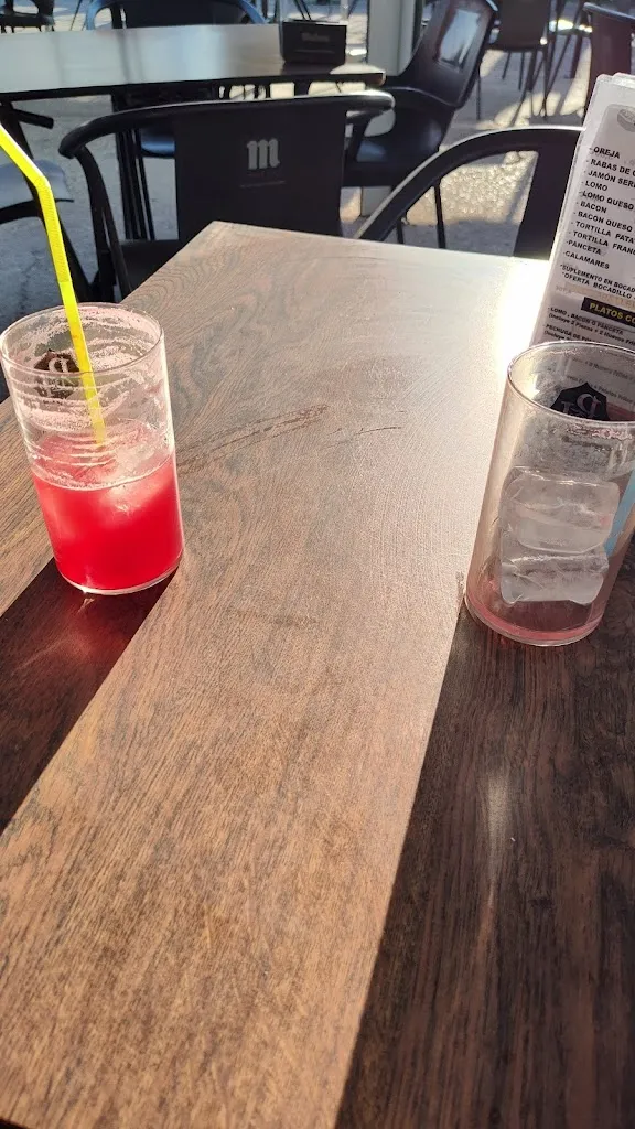 Leon Kenned_PRIMOS BAR_Viso de San Juan El_review