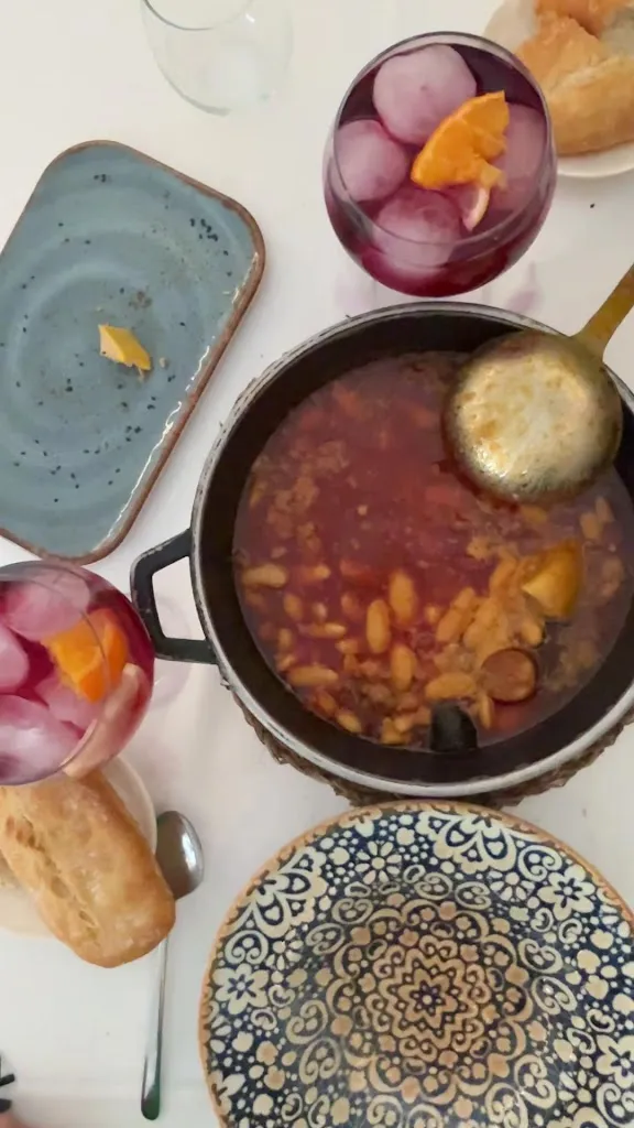 Miguel A. Moreno_El Patio Lounge_Yeles_review