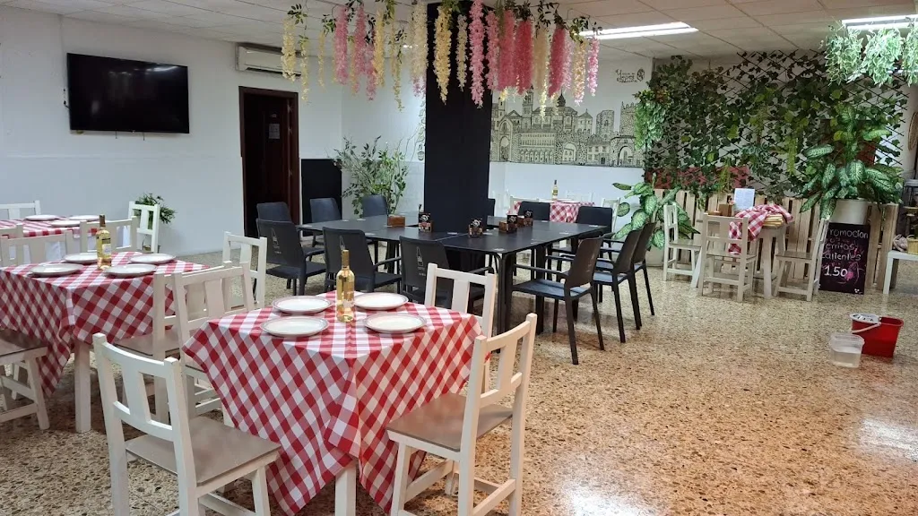 Maripizza restaurant in Yepes