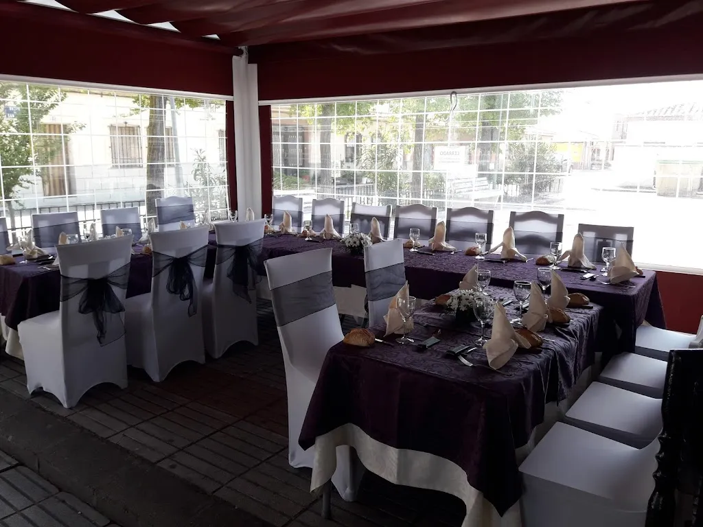 Cafe Bar Mantecas restaurant in Yepes