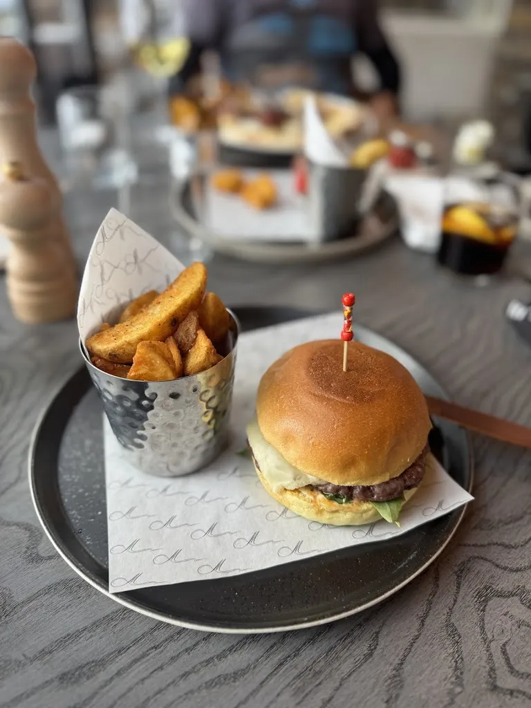 Shaka Restaurante APRÉS SKI_Sierro_slider_image_3