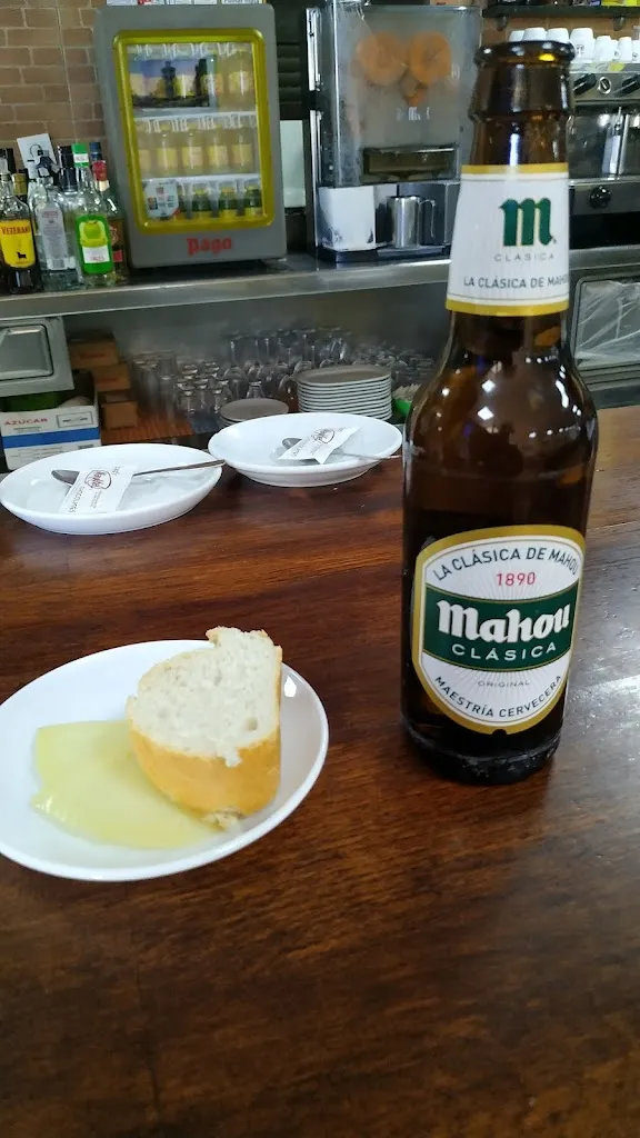 Jesús Esteban García_Bar - Restaurante El Abuelo_Yuncler_recensione