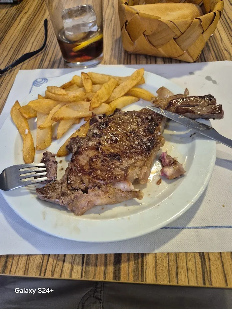 Javier Torres_Cafetería SIGLO XXI_Yuncler_review