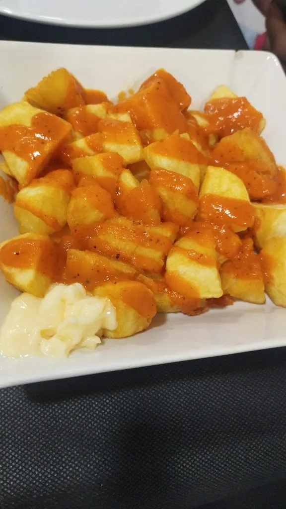 raul cambra mansilla_Bar El Conde_Agullent_review