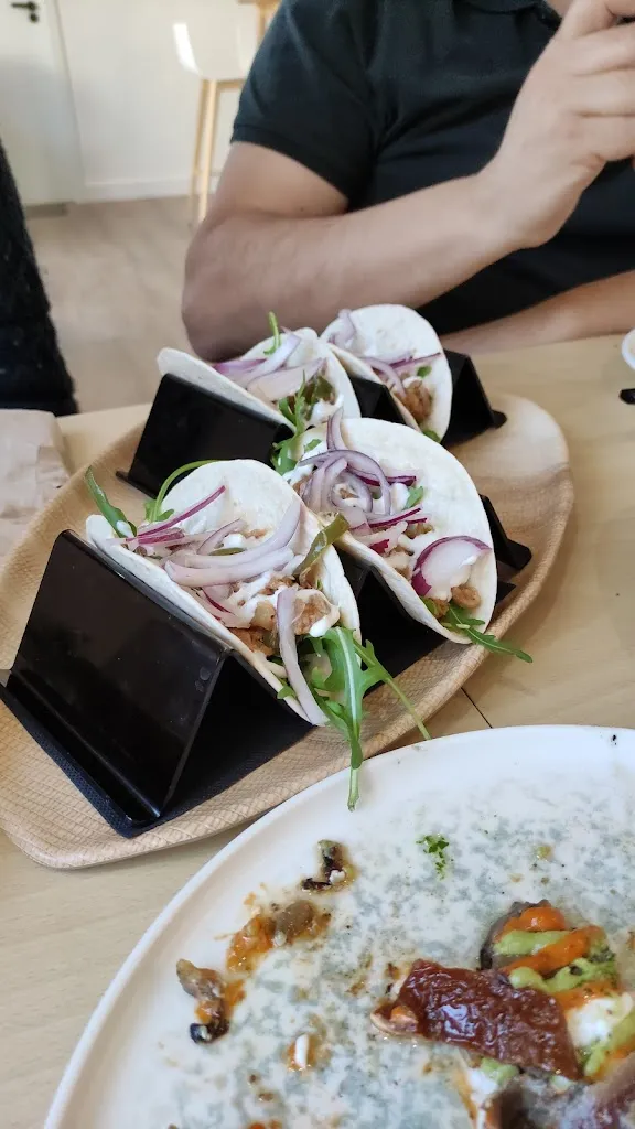 Maria Amparo Garcia_Lambic_Aielo de Malferit_review