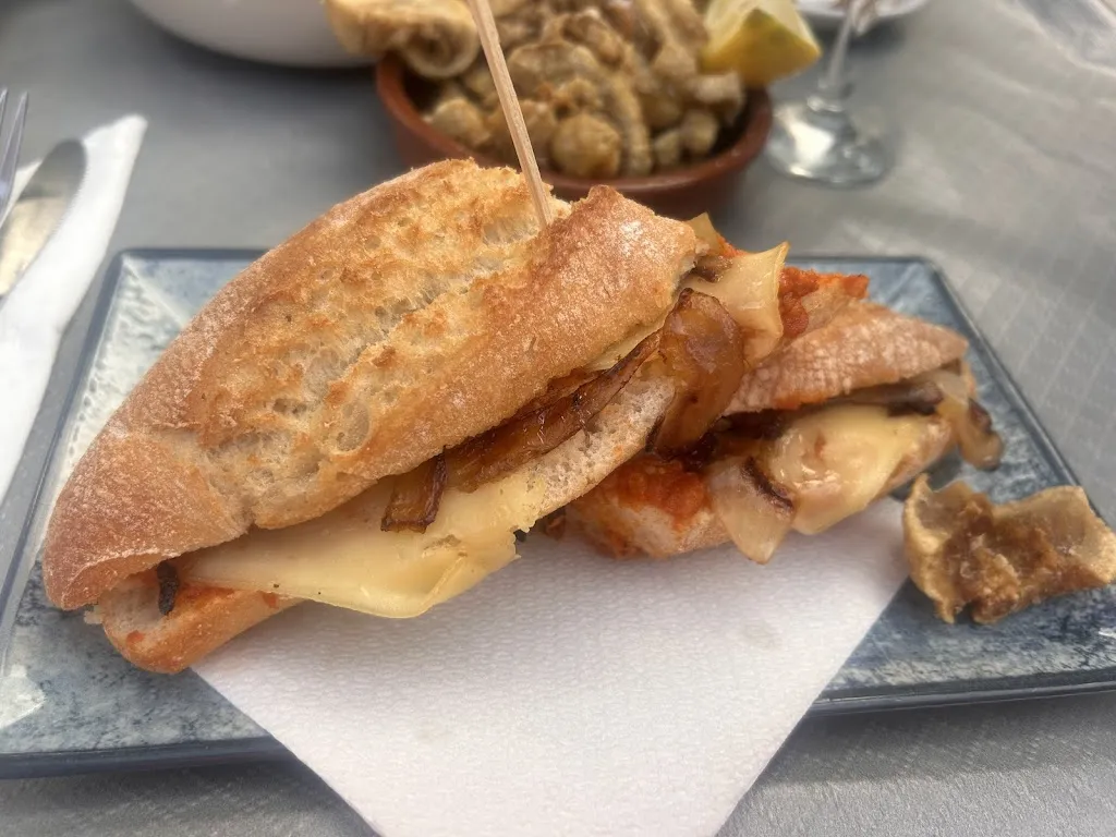 Eva Patricia Pingarron Morillo_Ca Melchor_Albalat dels Sorells_review