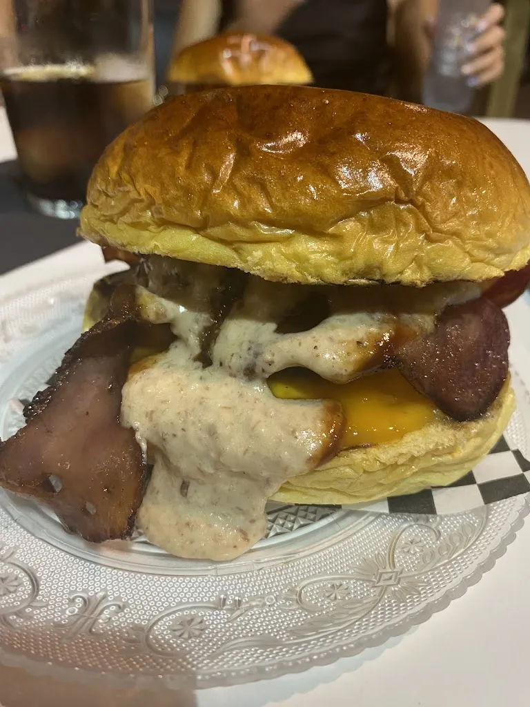 Adrian Castro_El Bvrgueso Restaurante_Alaquàs_review